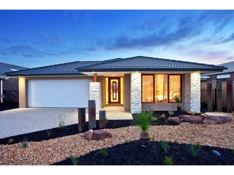 39 Mountainview Boulevard, Cranbourne North VIC 3977
