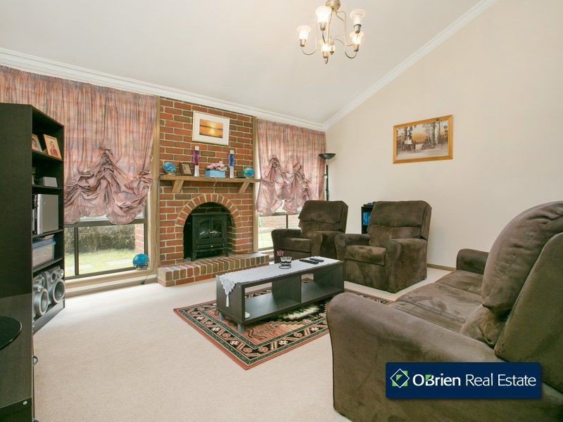 8 Ainsleigh Court, Narre Warren VIC 3805