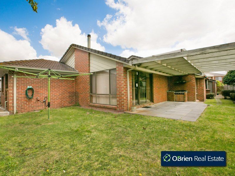 8 Ainsleigh Court, Narre Warren VIC 3805