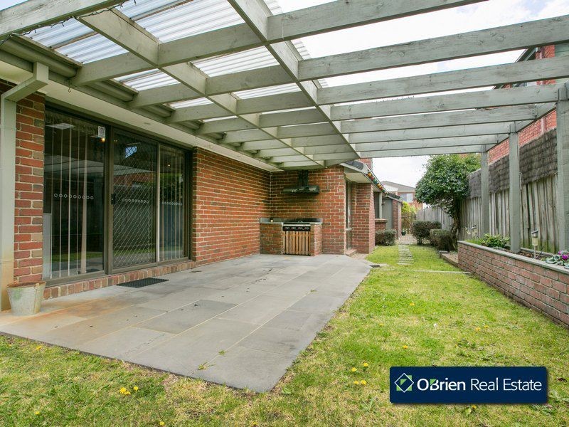 8 Ainsleigh Court, Narre Warren VIC 3805