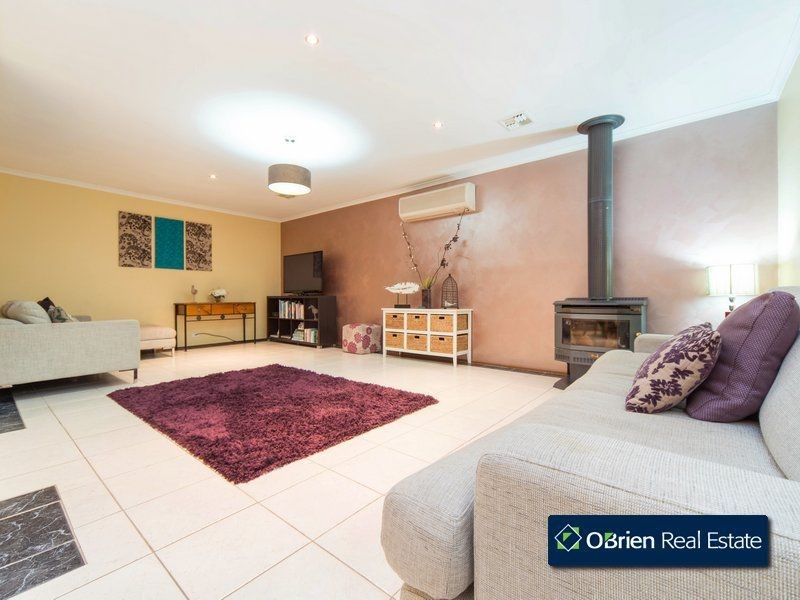 8 Ferncroft Court, Berwick VIC 3806