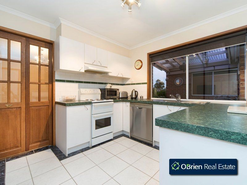 8 Ferncroft Court, Berwick VIC 3806