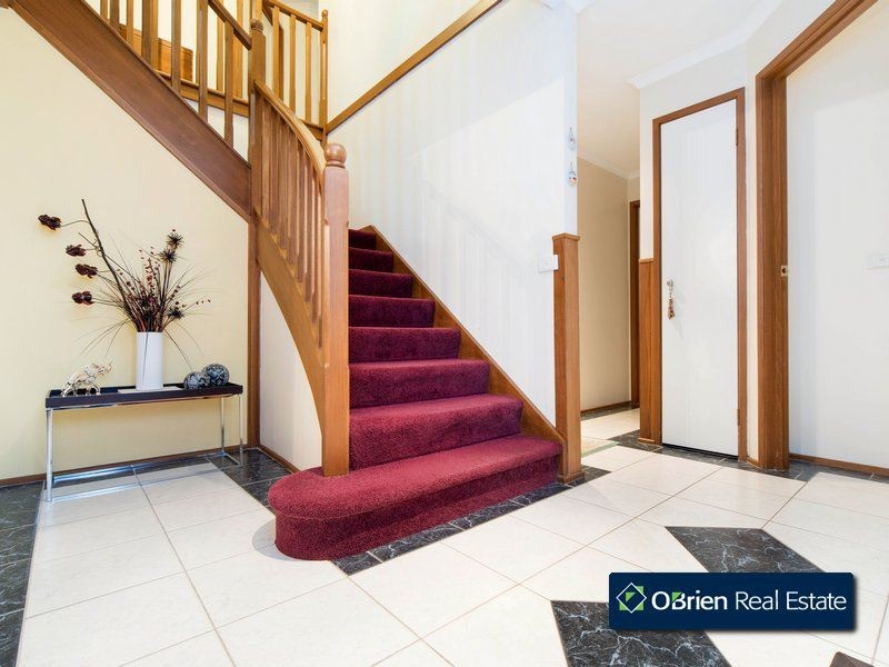 8 Ferncroft Court, Berwick VIC 3806