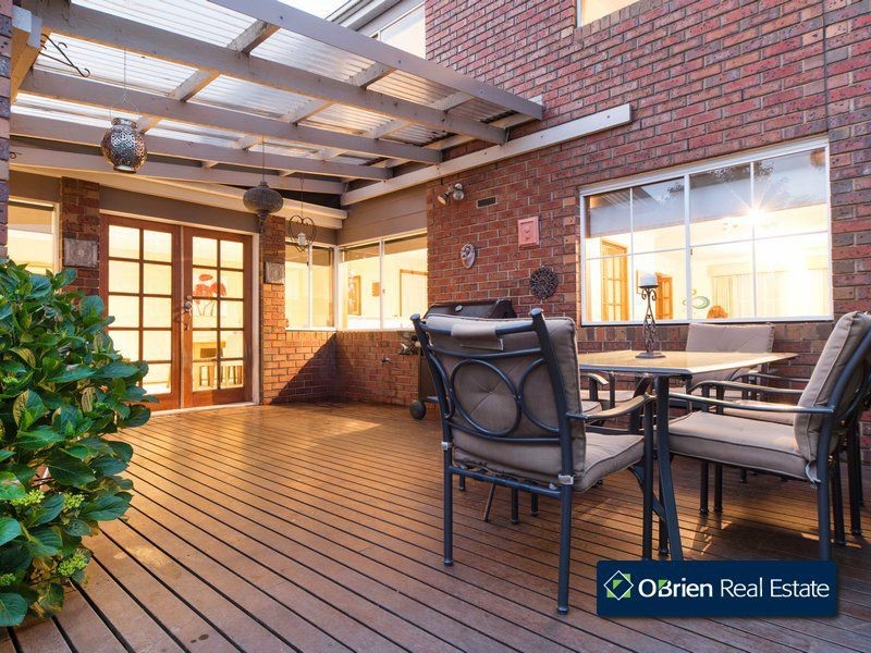 8 Ferncroft Court, Berwick VIC 3806