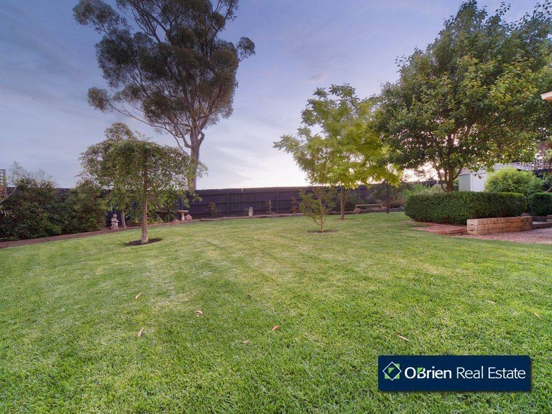 8 Ferncroft Court, Berwick VIC 3806