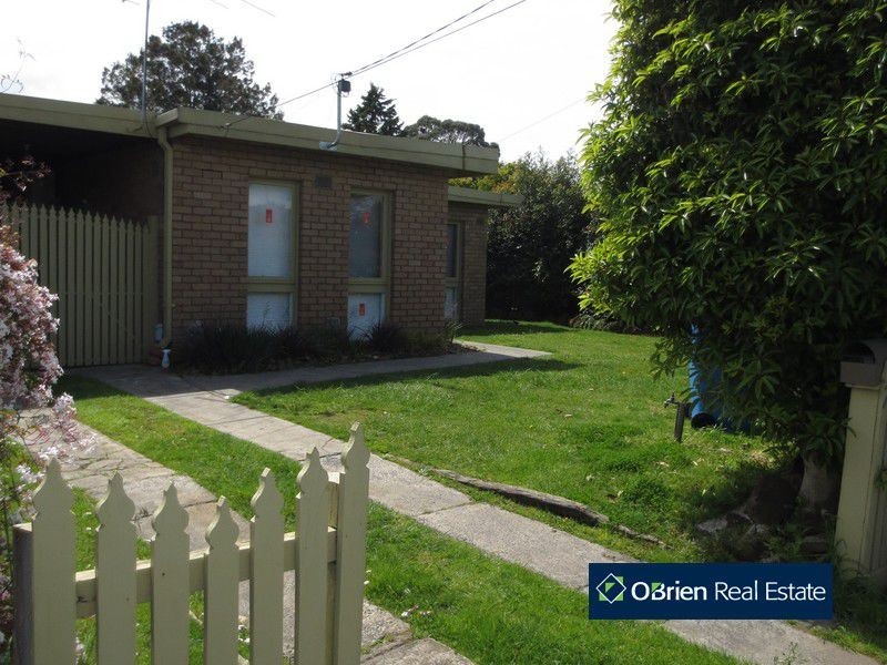 7 Loch Street, Cranbourne VIC 3977