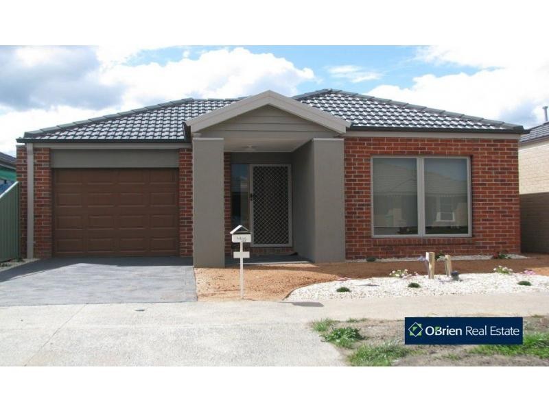 33 Edmund Street, Pakenham VIC 3810