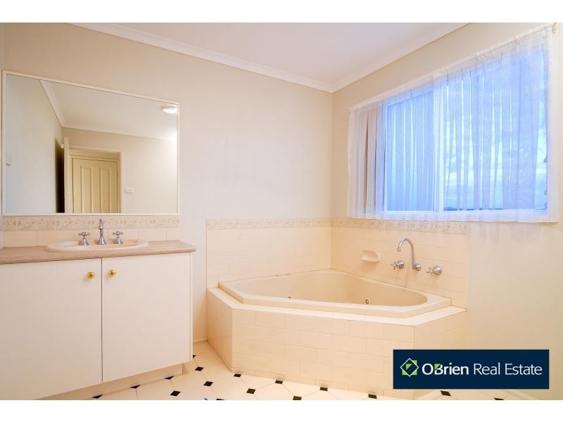 80 The Boulevard, Narre Warren South VIC 3805