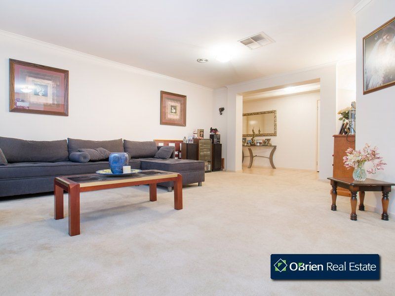 1 Ashbrook Way, Cranbourne VIC 3977