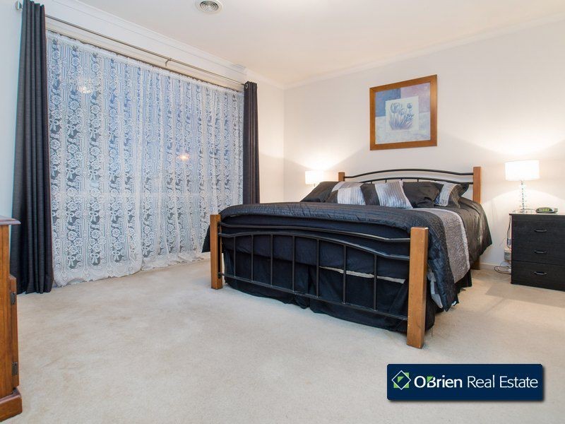 1 Ashbrook Way, Cranbourne VIC 3977