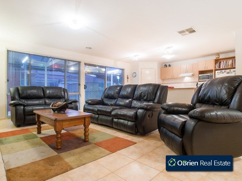 1 Ashbrook Way, Cranbourne VIC 3977