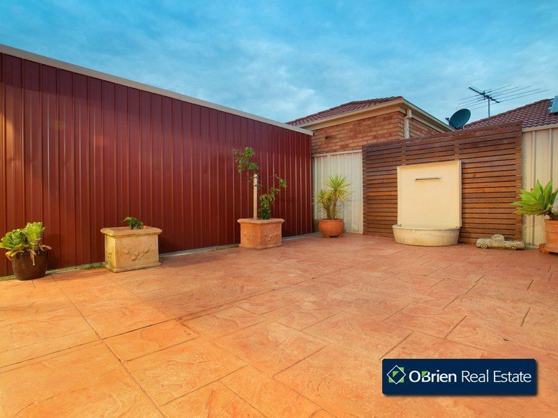 1 Ashbrook Way, Cranbourne VIC 3977
