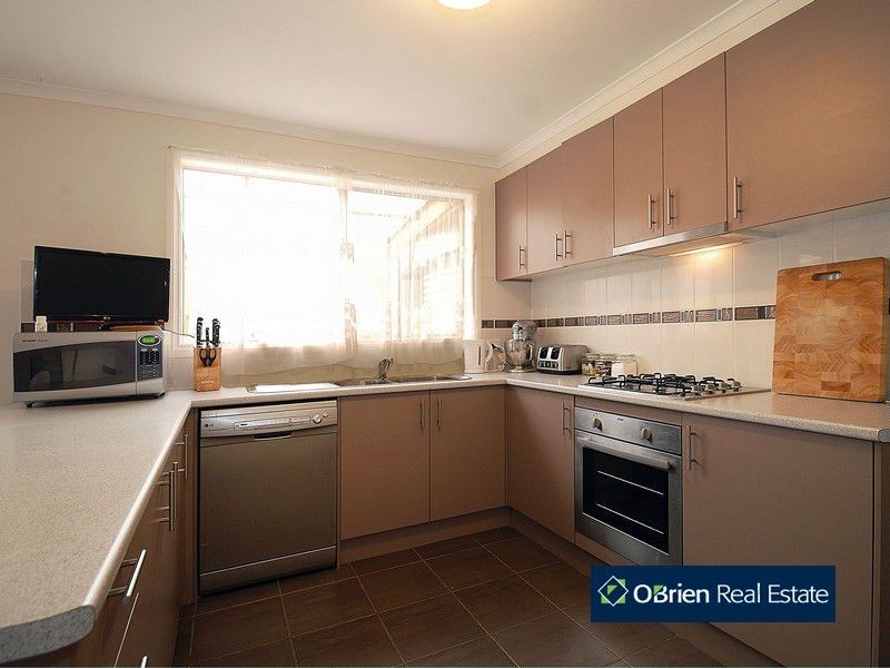 69 Calais Circuit, Cranbourne VIC 3977
