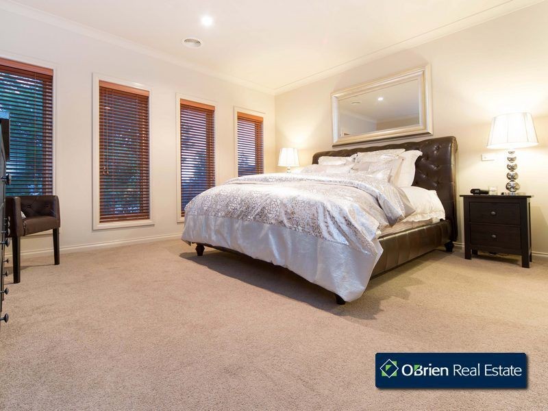 64 Fairholme Boulevard, Berwick VIC 3806