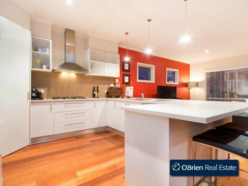 64 Fairholme Boulevard, Berwick VIC 3806