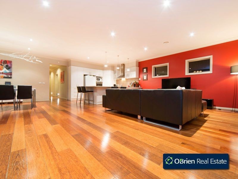 64 Fairholme Boulevard, Berwick VIC 3806