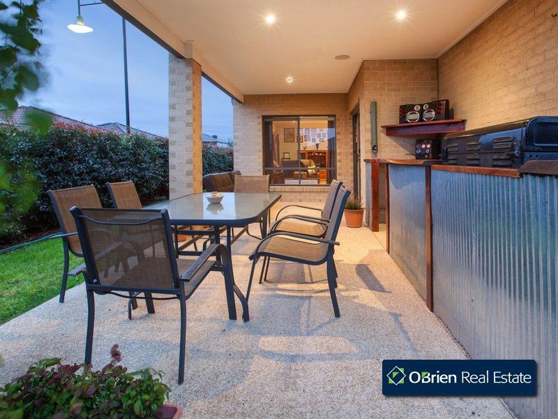 21 Broadleaf Way, Cranbourne VIC 3977