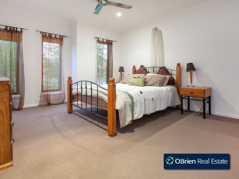 21 Broadleaf Way, Cranbourne VIC 3977