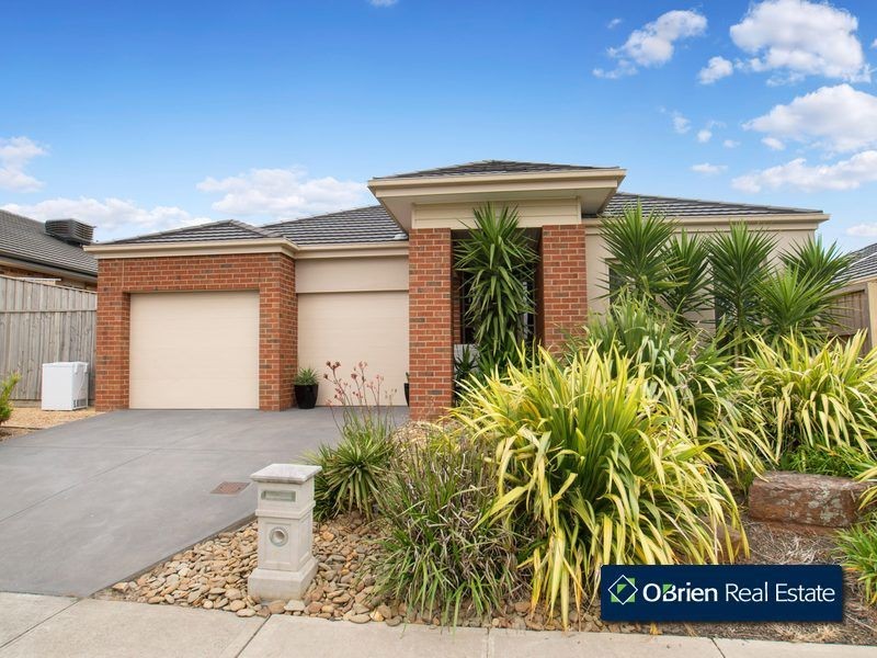 12 Monarch Road, Berwick VIC 3806