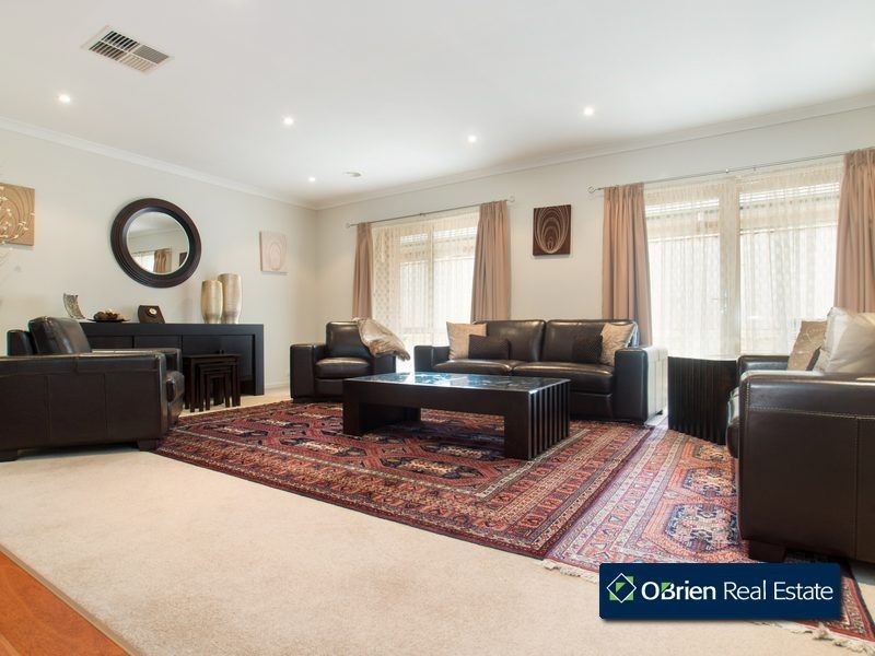 12 Monarch Road, Berwick VIC 3806