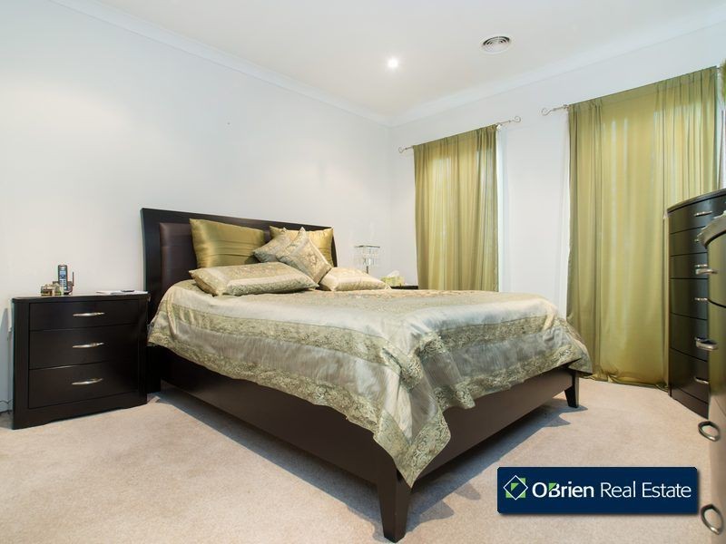 12 Monarch Road, Berwick VIC 3806