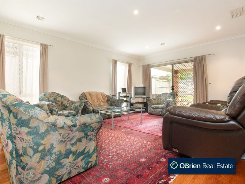 12 Monarch Road, Berwick VIC 3806