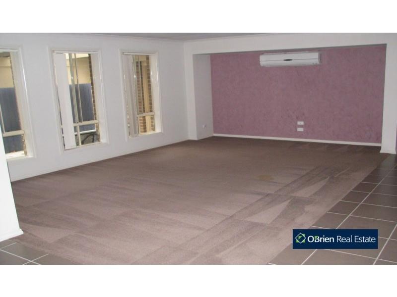 6 Stringybark Circuit, Pakenham VIC 3810