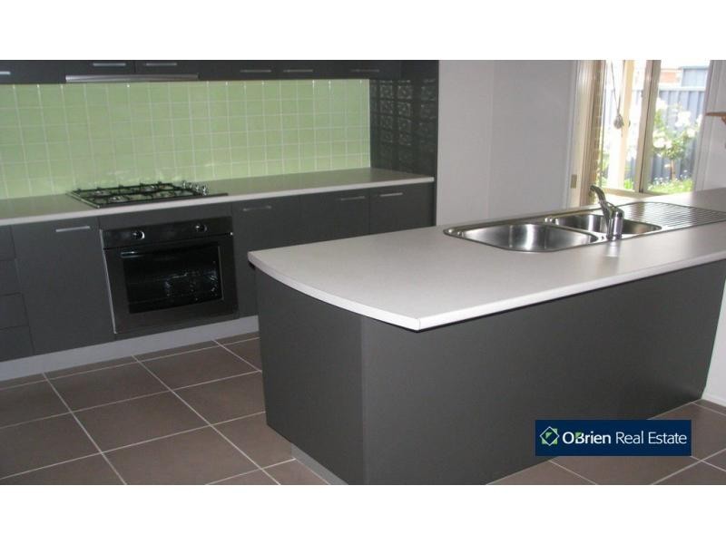 6 Stringybark Circuit, Pakenham VIC 3810