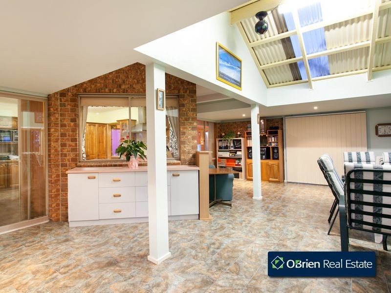 6 Lambert Court, Endeavour Hills VIC 3802