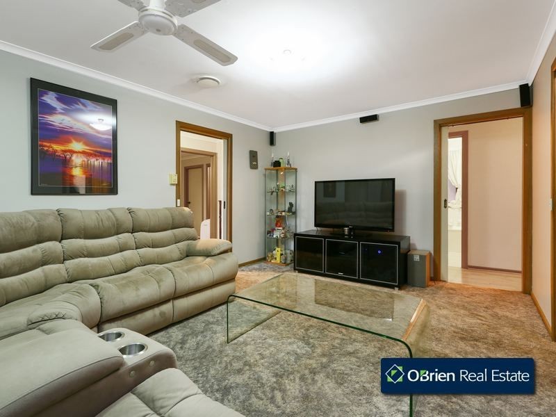 4 South Anderson Court, Cranbourne VIC 3977