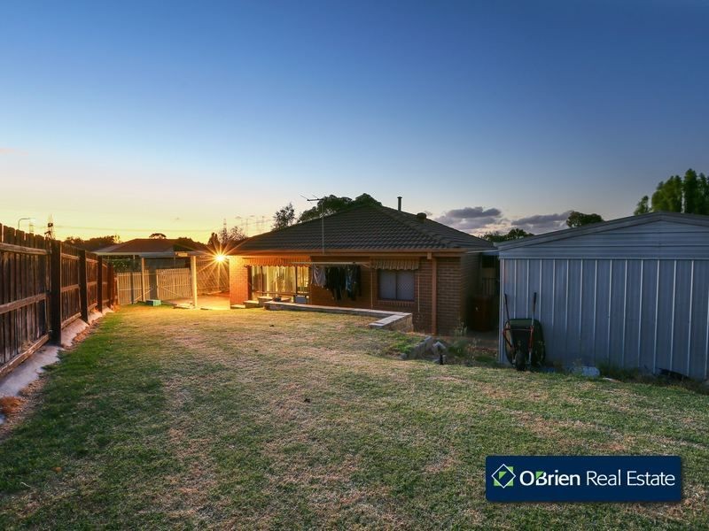 4 South Anderson Court, Cranbourne VIC 3977