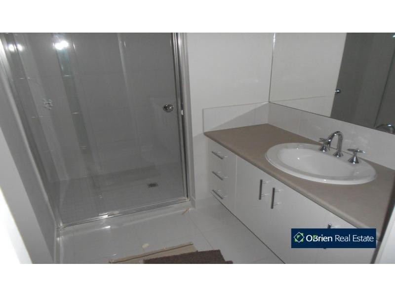 24 Majestic Drive, Officer VIC 3809