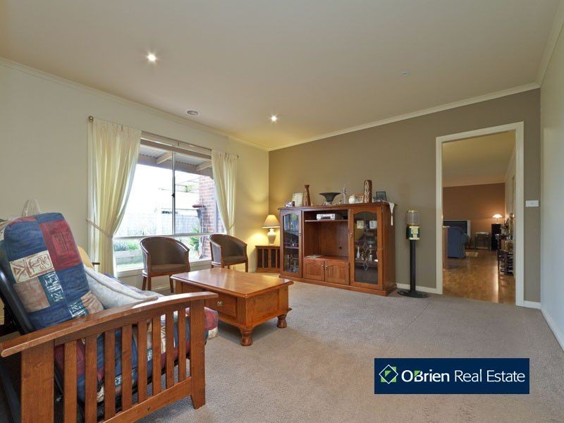 2 Galway Place, Cranbourne VIC 3977