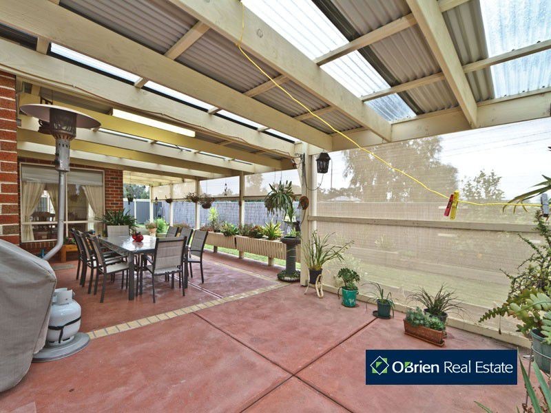 2 Galway Place, Cranbourne VIC 3977