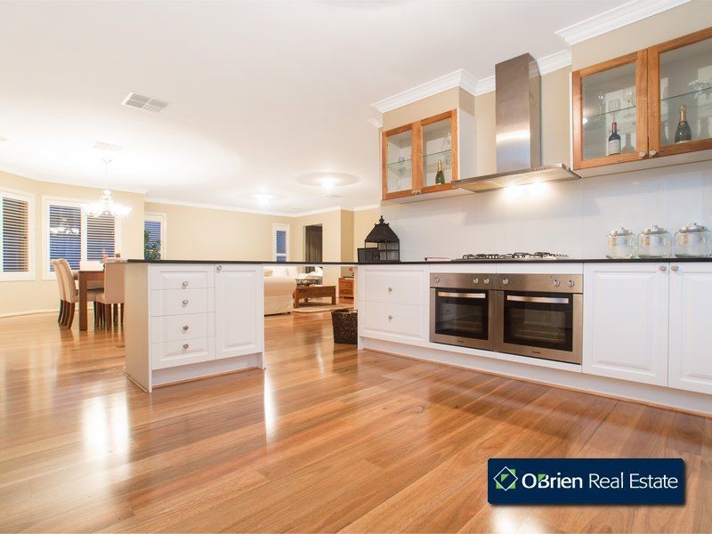 22 Bernly Boulevard, Berwick VIC 3806