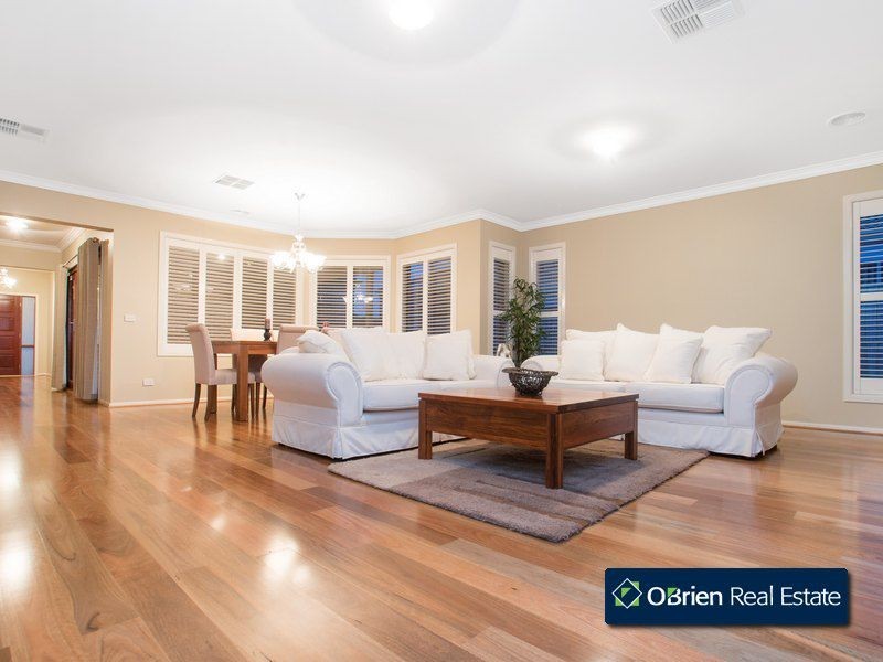 22 Bernly Boulevard, Berwick VIC 3806