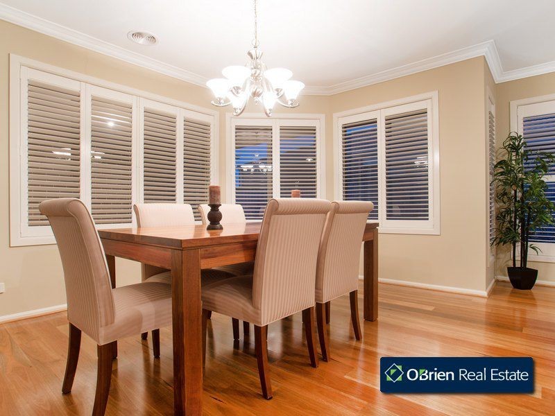 22 Bernly Boulevard, Berwick VIC 3806