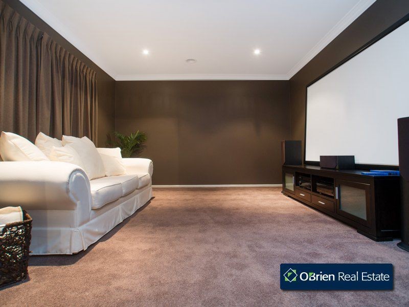 22 Bernly Boulevard, Berwick VIC 3806