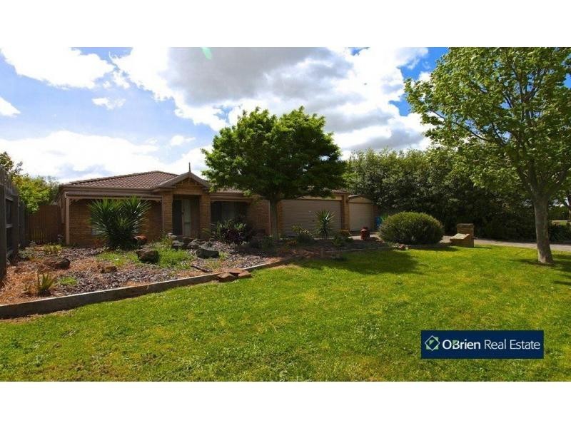 13 Cheshire Place, Narre Warren South VIC 3805