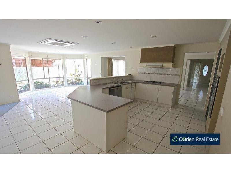 13 Cheshire Place, Narre Warren South VIC 3805