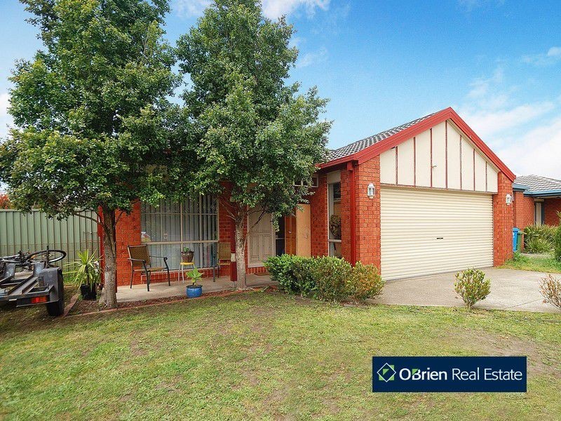 6 Houndsforth Street, Cranbourne VIC 3977