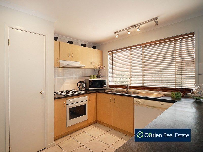 6 Houndsforth Street, Cranbourne VIC 3977