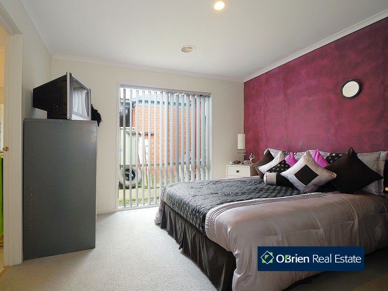 6 Houndsforth Street, Cranbourne VIC 3977