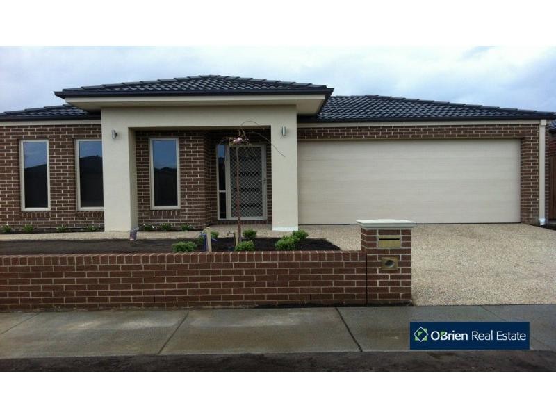 7 Appaloosa Grove, Clyde North VIC 3978