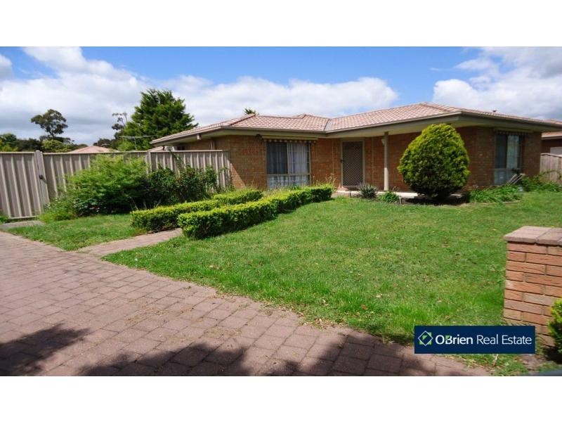 115 Lawless Drive, Cranbourne North VIC 3977