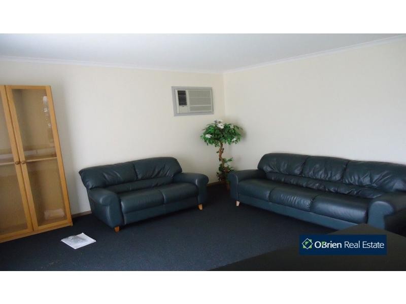 115 Lawless Drive, Cranbourne North VIC 3977