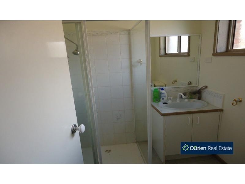 115 Lawless Drive, Cranbourne North VIC 3977