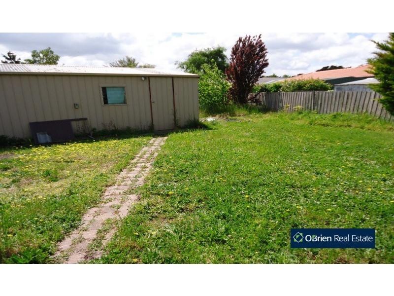 115 Lawless Drive, Cranbourne North VIC 3977