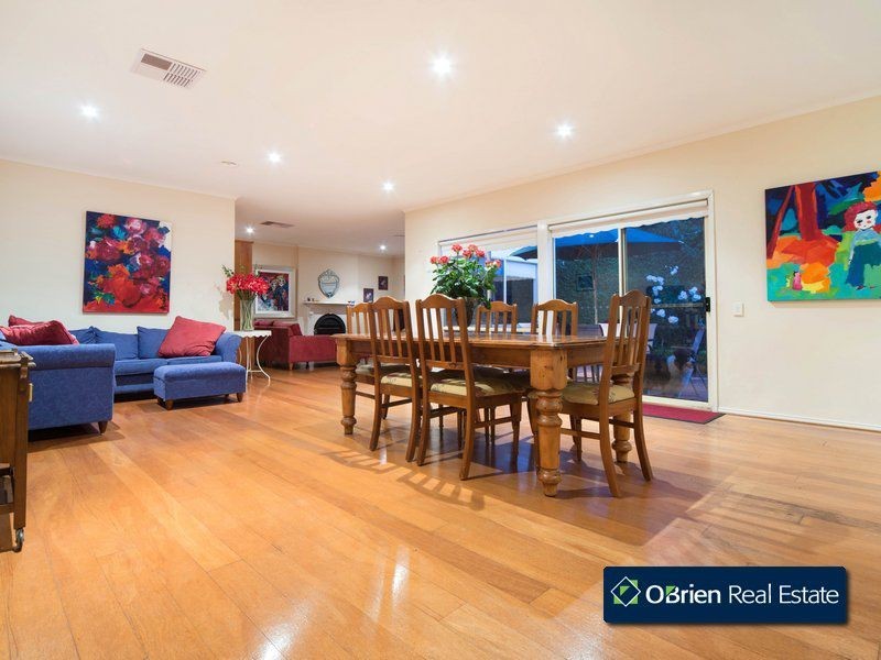 4 Fairholme Boulevard, Berwick VIC 3806