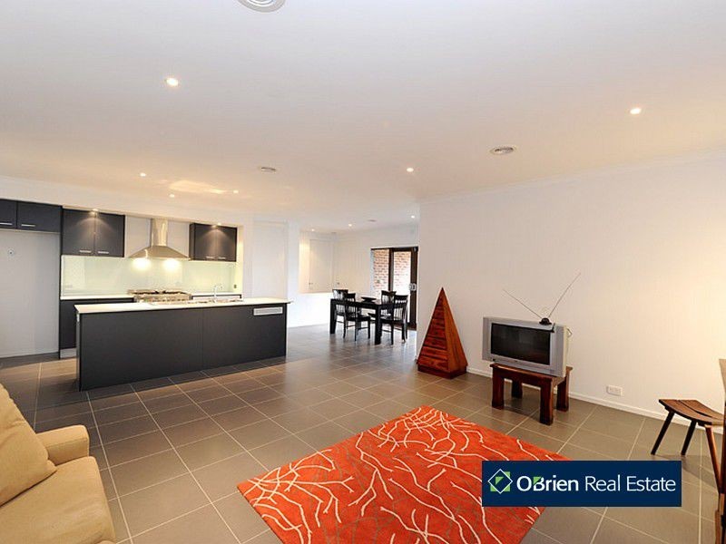 19 Dusky Bells Drive, Cranbourne VIC 3977